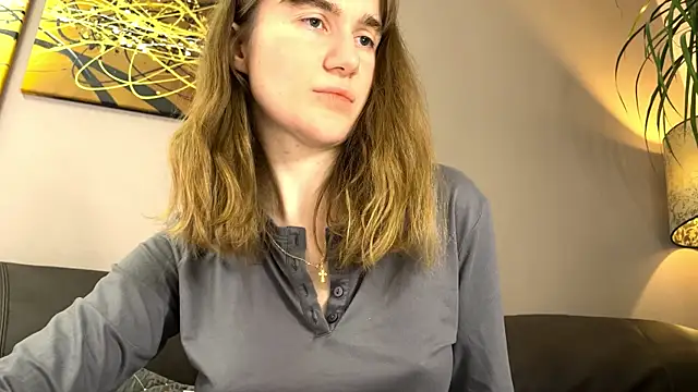 Snapshot of velina__ chatting on 11-21-25, 06:50 velina online show from 11-21-25, 06:50