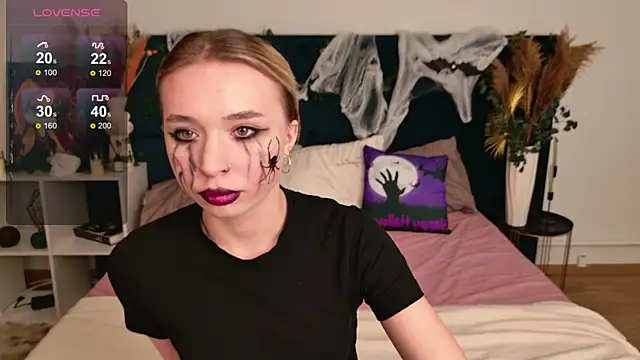 RachelColon online show from 10-31-25, 04:41