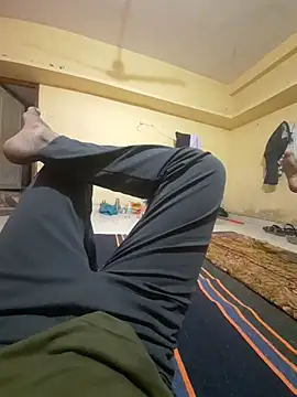 Snapshot of choot_paglu chatting on 11-11-25, 01:44 choot paglu online show from 11-11-25, 01:44