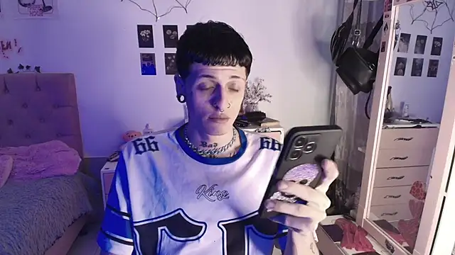 2cyboy  online show from 11-22-25, 04:11