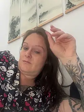 Snapshot of sinfful-secrets@xh chatting on 10-17-25, 06:10 sinfful-secretsxh online show from 10-17-25, 06:10