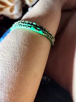 Snapshot of Hot_pooja55 chatting on 02-05-26, 01:43 Hot pooja55 online show from 02-05-26, 01:43