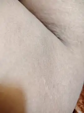 Snapshot of Hot_pooja55 chatting on 02-10-26, 04:44 Hot pooja55 online show from 02-10-26, 04:44