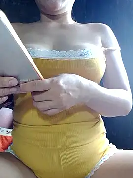 YuchengLy online show from 10-13-25, 04:01