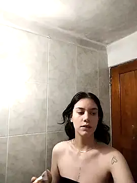 Snapshot of emmii_cute chatting on 09-26-25, 08:02 emmii cute online show from 09-26-25, 08:02