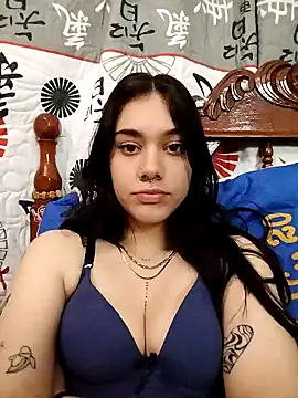 Snapshot of emmii_cute chatting on 10-04-25, 01:58 emmii cute online show from 10-04-25, 01:58