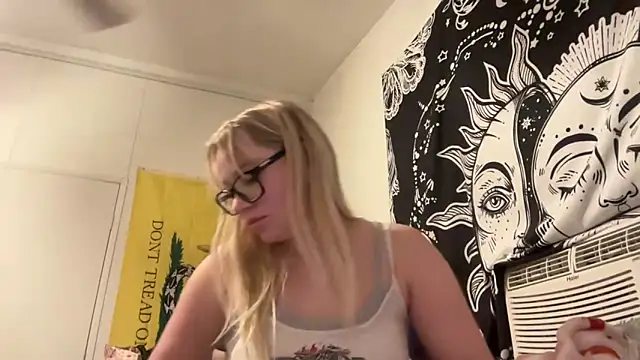 xoxokayy18 online show from 11-10-25, 07:07