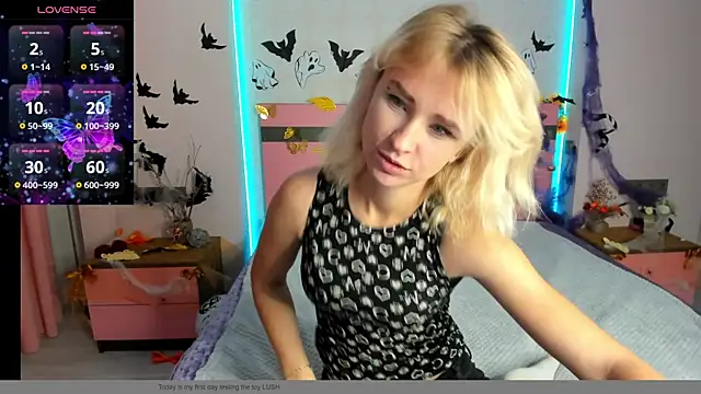 MeryMidnight online show from 10-21-25, 05:41