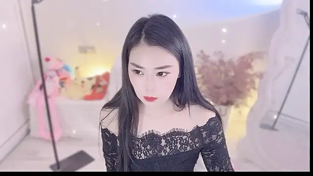QQ  2025 online show from 09-26-25, 12:25