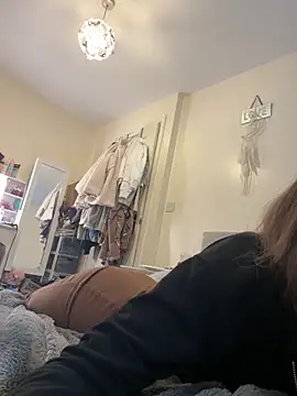 Snapshot of Summer21k chatting on 09-09-25, 03:11 Summer21k online show from 09-09-25, 03:11