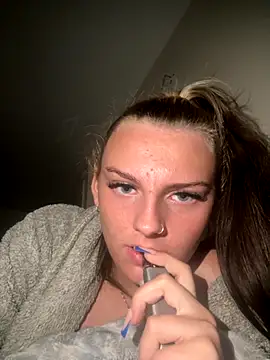 Snapshot of Summer21k chatting on 09-18-25, 01:51 Summer21k online show from 09-18-25, 01:51