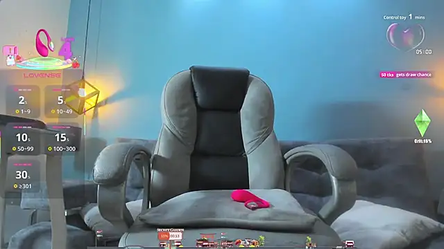 Snapshot of Eross_Santy chatting on 10-17-25, 12:52 Eross Santy online show from 10-17-25, 12:52