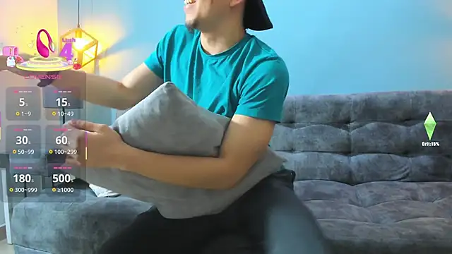 Snapshot of Eross_Santy chatting on 10-19-25, 12:28 Eross Santy online show from 10-19-25, 12:28