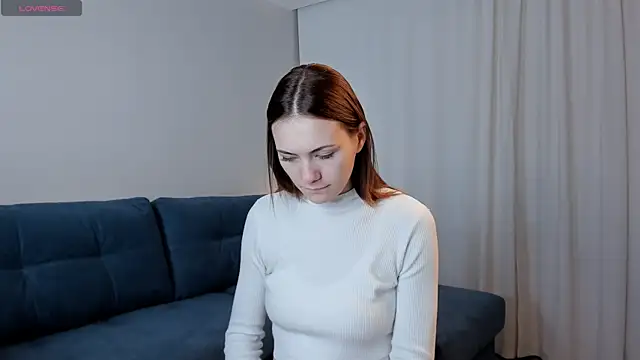 SirenaOstrem online show from 10-16-25, 01:06