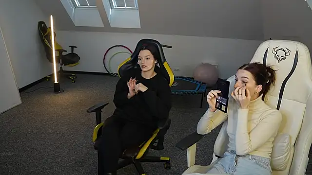  Lili 054 online show from 11-20-25, 11:10