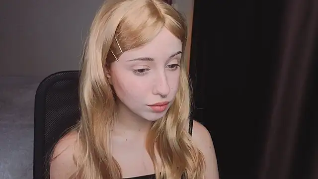 YukiMisa online show from 10-10-25, 04:28