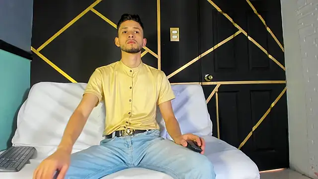 logan rogers  online show from 09-19-25, 01:23