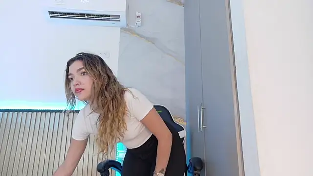 Sammy Lovee online show from 10-17-25, 07:27