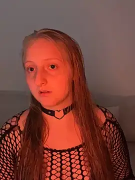 young hailey online show from 09-10-25, 07:08
