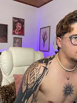  tylerr  online show from 09-10-25, 05:02