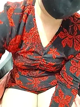 Snapshot of nice_touch9733 chatting on 11-14-25, 04:28 nice touch9733 online show from 11-14-25, 04:28