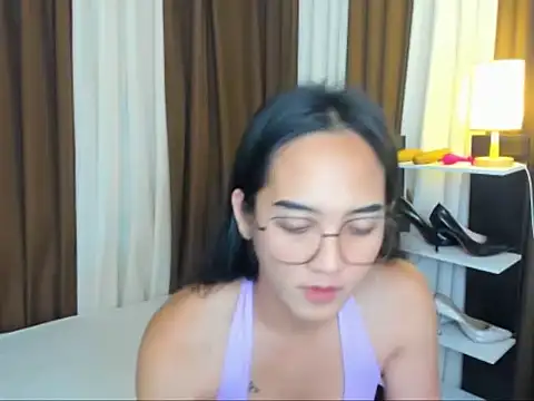 URHottestAngel online show from 09-11-25, 05:13