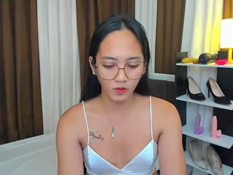 URHottestAngel online show from 09-19-25, 05:09