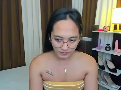 URHottestAngel online show from 10-20-25, 12:16