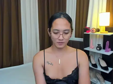 URHottestAngel online show from 10-28-25, 12:41