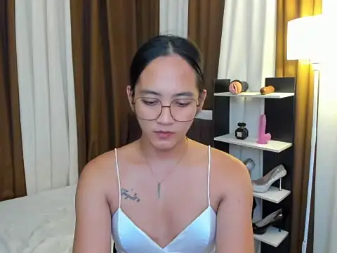 URHottestAngel online show from 11-18-25, 04:39