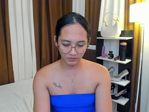 URHottestAngel online show from 11-19-25, 04:56