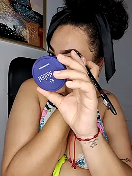 Snapshot of jesie_18x chatting on 09-11-25, 07:25 jesie 18x online show from 09-11-25, 07:25