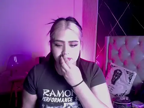 im bunny   online show from 11-13-25, 11:31