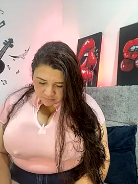 Snapshot of SafiroFer chatting on 10-11-25, 05:55 SafiroFer online show from 10-11-25, 05:55