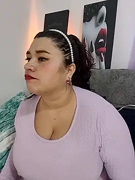 Snapshot of SafiroFer chatting on 11-11-25, 09:04 SafiroFer online show from 11-11-25, 09:04