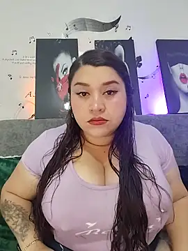 Snapshot of SafiroFer chatting on 11-15-25, 09:11 SafiroFer online show from 11-15-25, 09:11