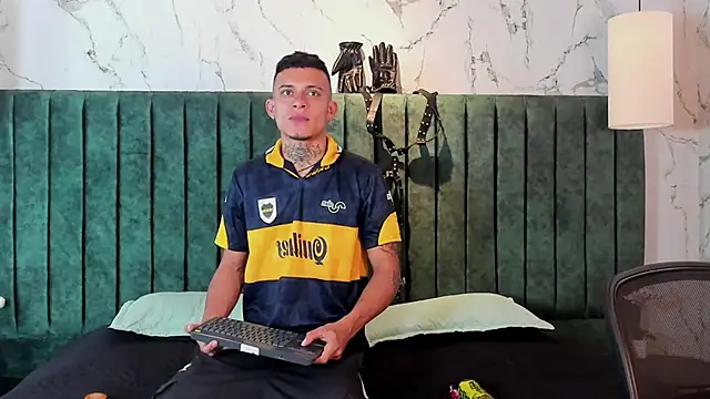 MrJustin  online show from 11-14-25, 08:29