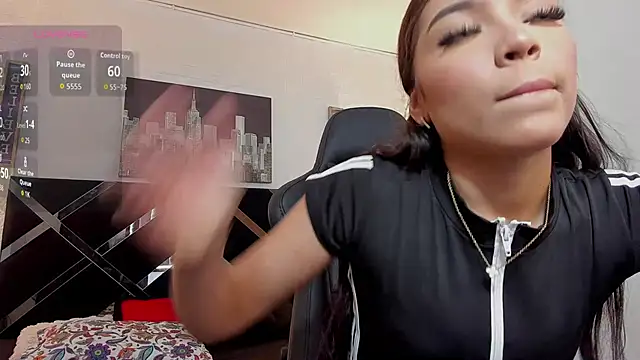 iamCharlotte19 online show from 10-04-25, 07:23