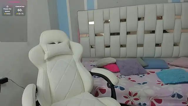 Snapshot of iamCharlotte19 chatting on 11-12-25, 07:24 iamCharlotte19 online show from 11-12-25, 07:24