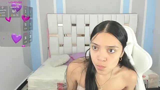 Snapshot of iamCharlotte19 chatting on 11-17-25, 07:30 iamCharlotte19 online show from 11-17-25, 07:30