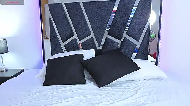 ReginaRosetti online show from 12-21-25, 01:40