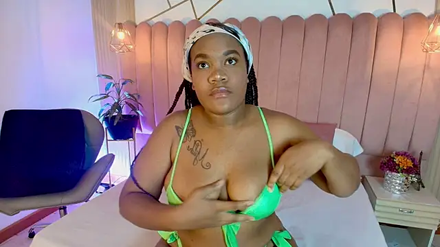 Chloee Miller1 online show from 09-13-25, 12:49