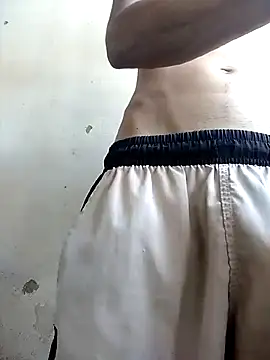 Snapshot of juninho2001 chatting on 11-11-25, 05:46 juninho2001 online show from 11-11-25, 05:46