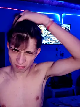 matiatr1112 online show from 10-22-25, 03:07