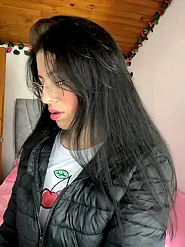 Snapshot of Mia_salinass chatting on 10-08-25, 10:18 Mia salinass online show from 10-08-25, 10:18