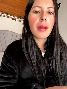 Snapshot of Mia_salinass chatting on 10-28-25, 07:05 Mia salinass online show from 10-28-25, 07:05