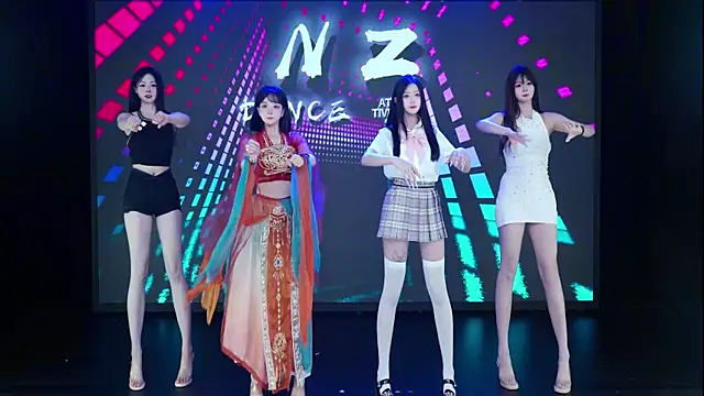 Snapshot of Neza-002 chatting on 04-07-26, 04:07 Neza-002 online show from 04-07-26, 04:07