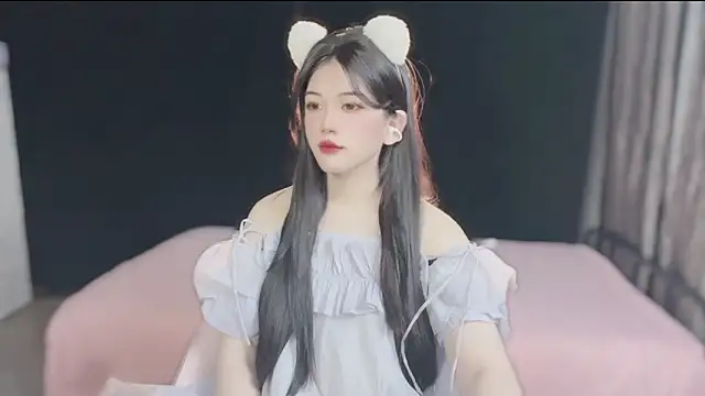 Snapshot of Sparkly_Candy chatting on 09-17-25, 02:19 Sparkly Candy online show from 09-17-25, 02:19