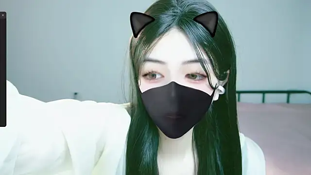 Snapshot of Sparkly_Candy chatting on 09-27-25, 11:43 Sparkly Candy online show from 09-27-25, 11:43