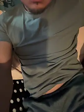 Snapshot of juniorl1 chatting on 12-17-25, 05:19 juniorl1 online show from 12-17-25, 05:19